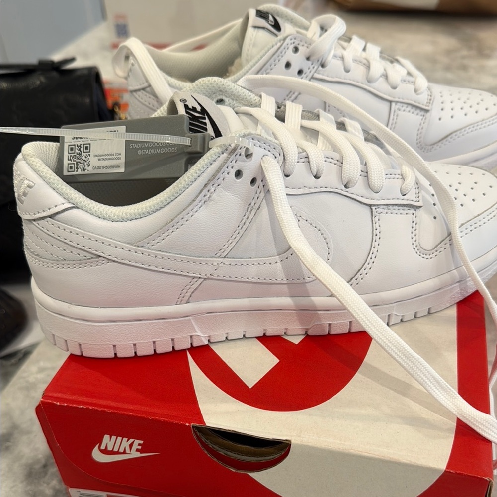 Nike White Dunk Low Sneakers Classic Design